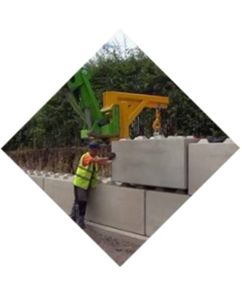 BLOC BETON EMPILABLE L. 600MM